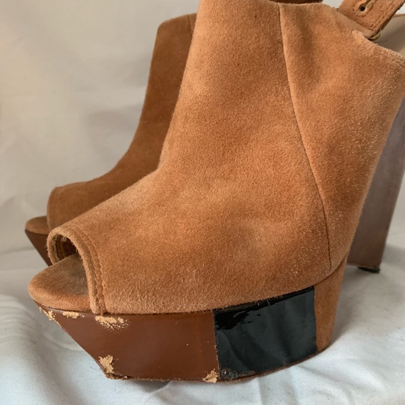 L.A.M.B. Camel wedges - Picture 3 of 8